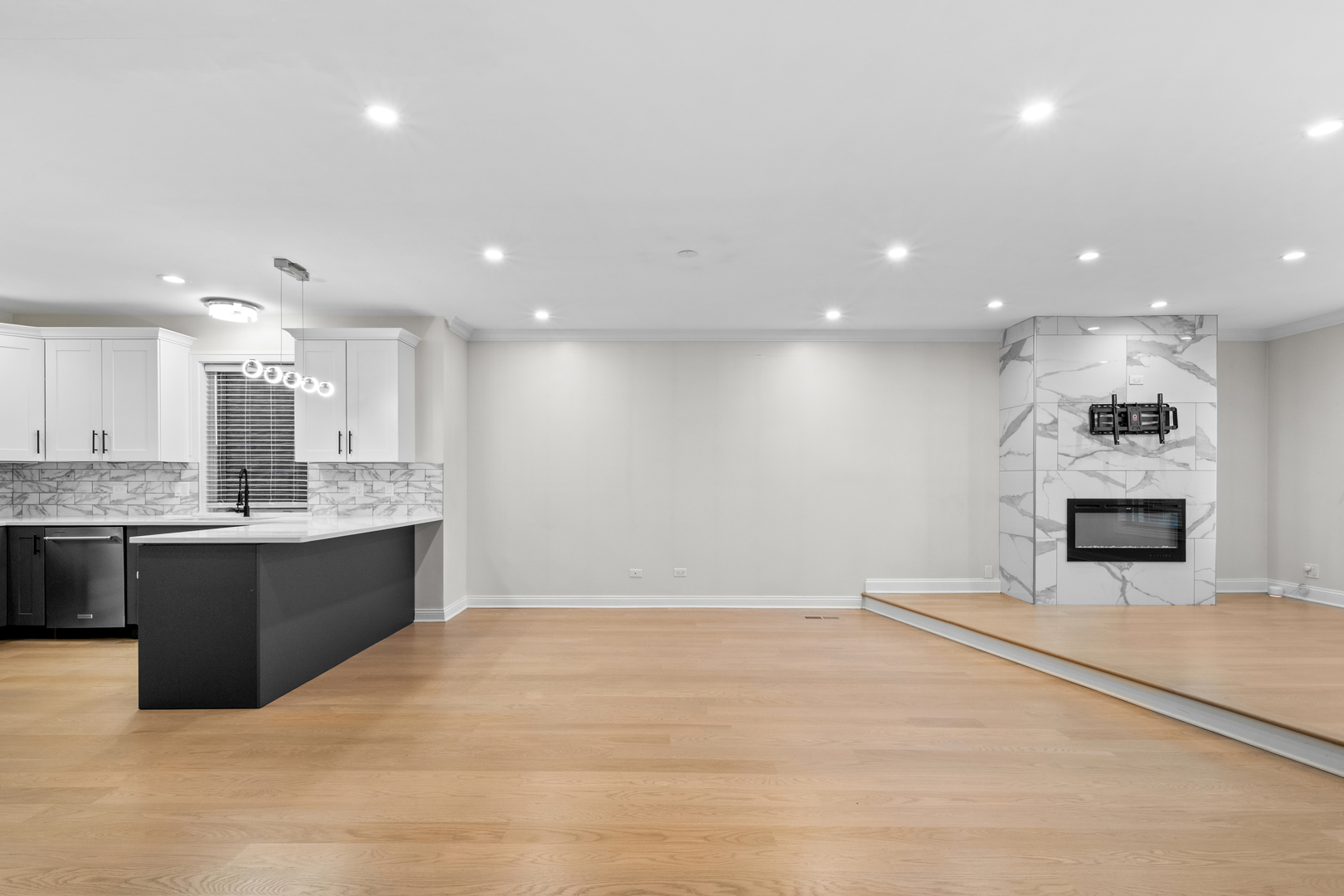 1113 North Mozart Street, Unit 101 Chicago, IL 60622 - Photo 7 of 34