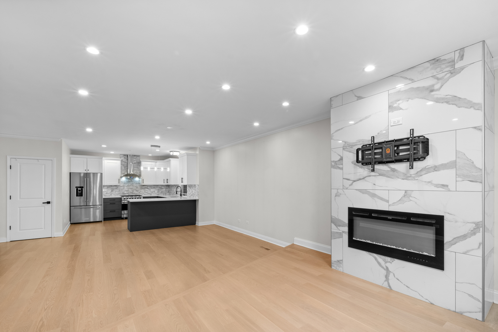 1113 North Mozart Street, Unit 101 Chicago, IL 60622 - Photo 8 of 34