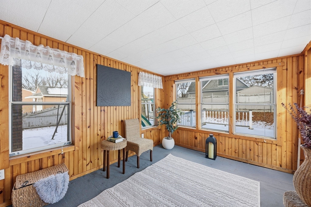 176 Silvin Road Chicopee, MA 01013 - Photo 23 of 32 a living room with furniture and a window