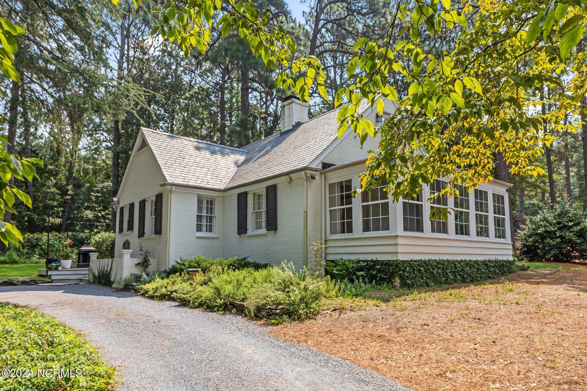 170 South Ridge Street Southern Pines, NC 28387 - Photo 32 of 37 40-web-or-mls-707A9522