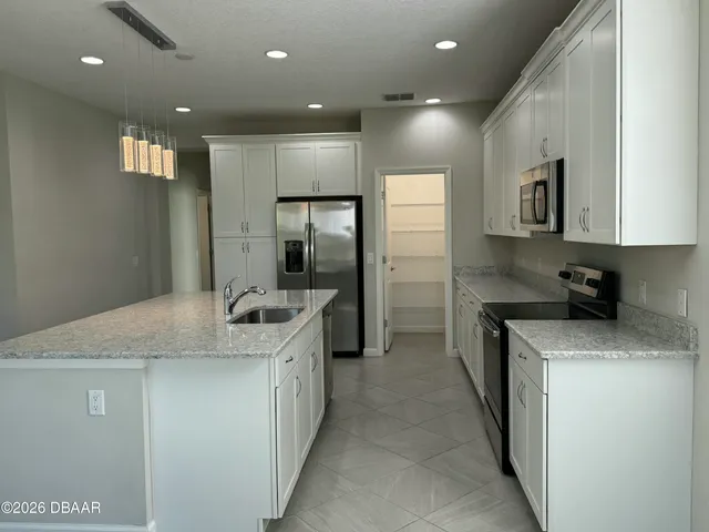 $3,375 | 899 Attitude Avenue, Daytona Beach, FL 32124