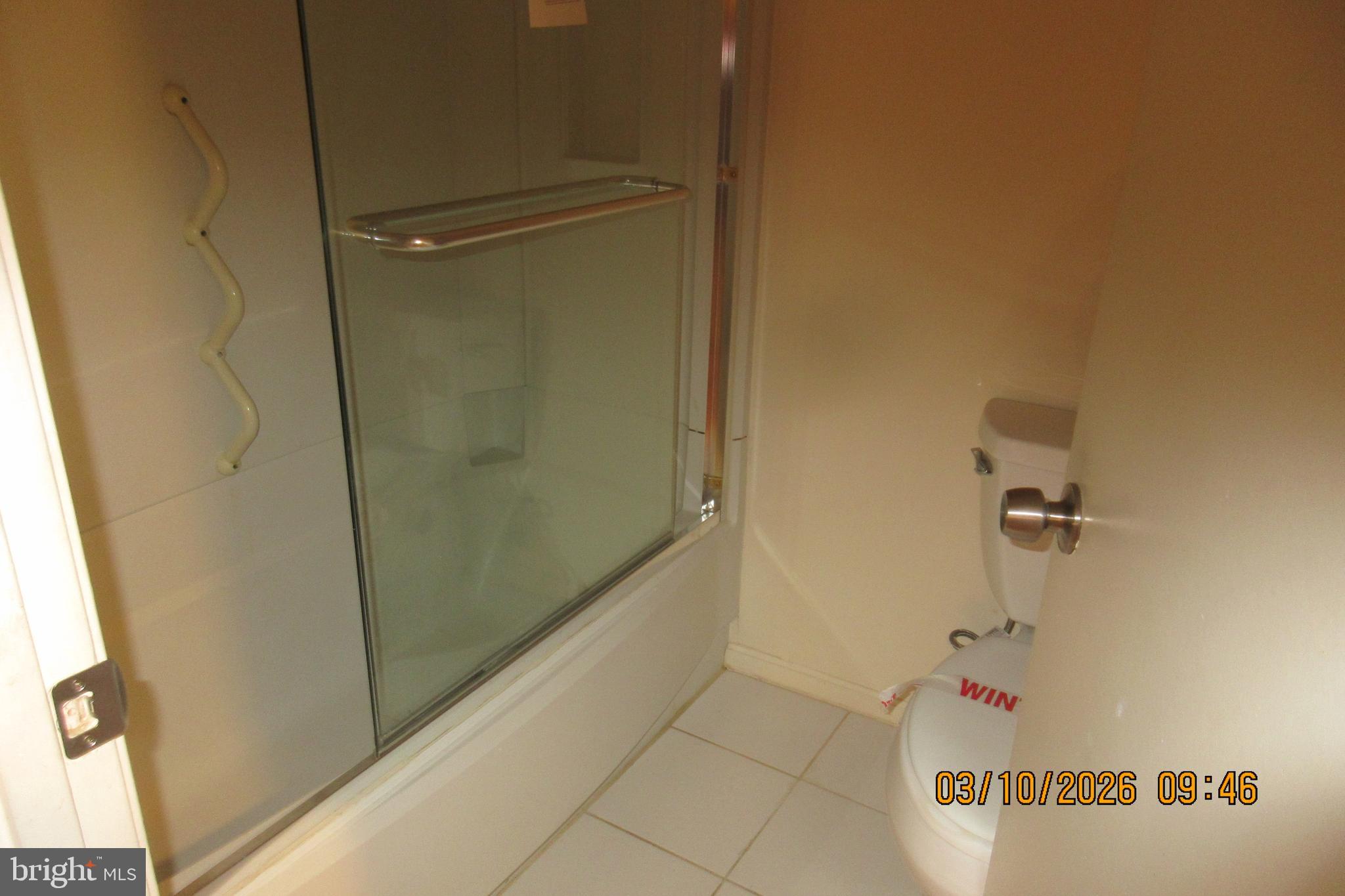 15101 Interlachen Drive, Unit 1806 Silver Spring, MD 20906 - Photo 11 of 12 Owners bathroom
