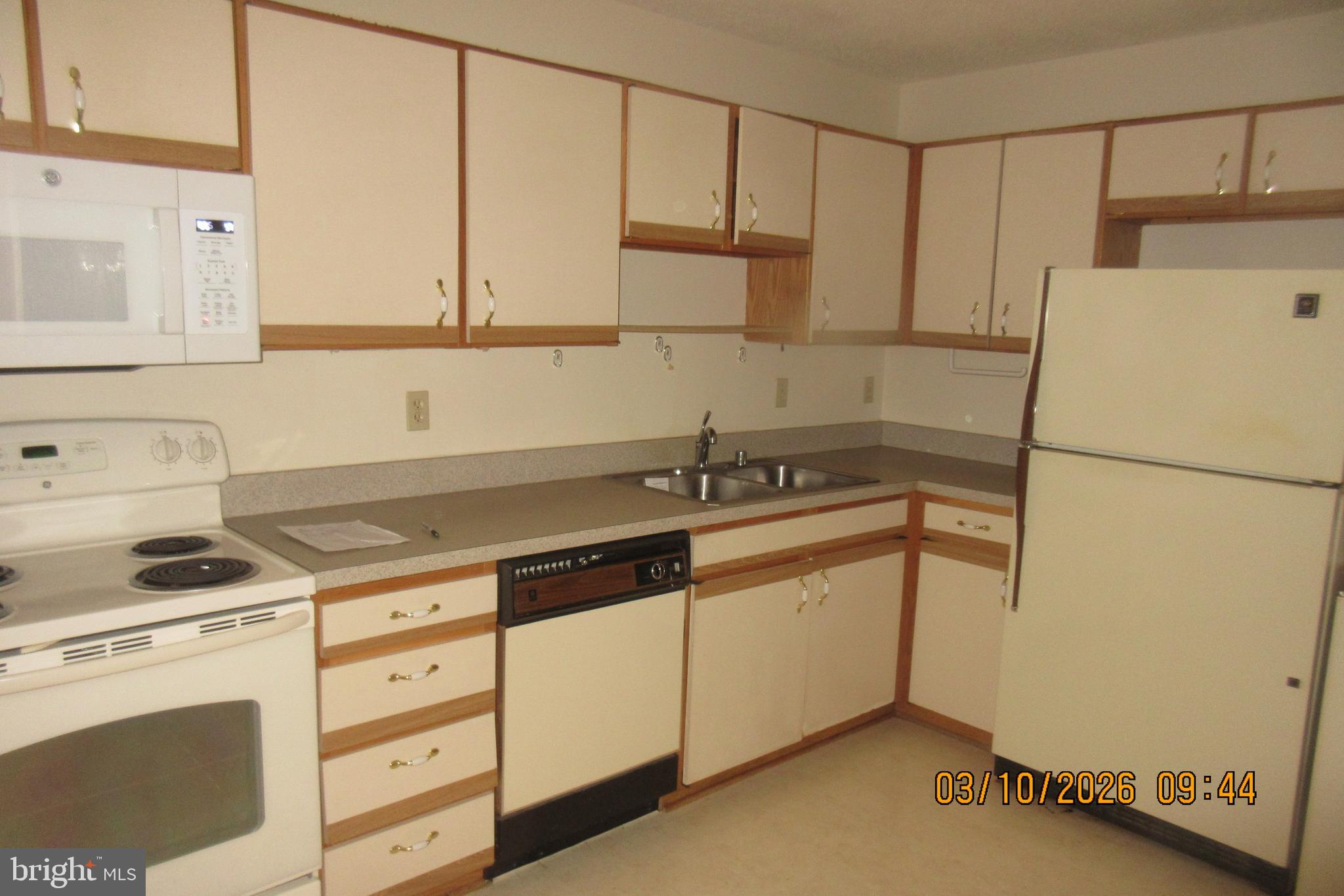 15101 Interlachen Drive, Unit 1806 Silver Spring, MD 20906 - Photo 3 of 12 Kitchen