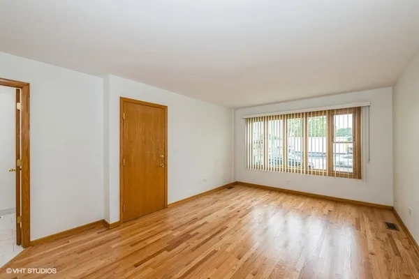 $1,950 | 8010 West Addison Street, Unit 1, Chicago, IL 60634
