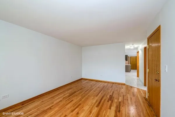 $1,950 | 8010 West Addison Street, Unit 1, Chicago, IL 60634