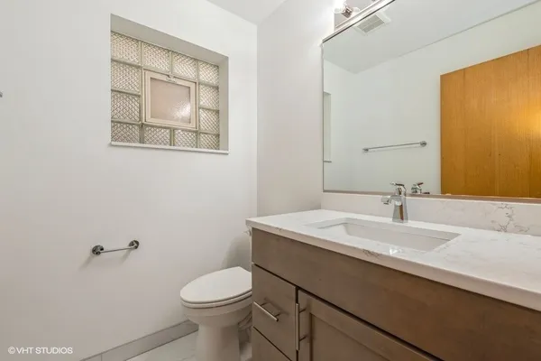 $1,950 | 8010 West Addison Street, Unit 1, Chicago, IL 60634