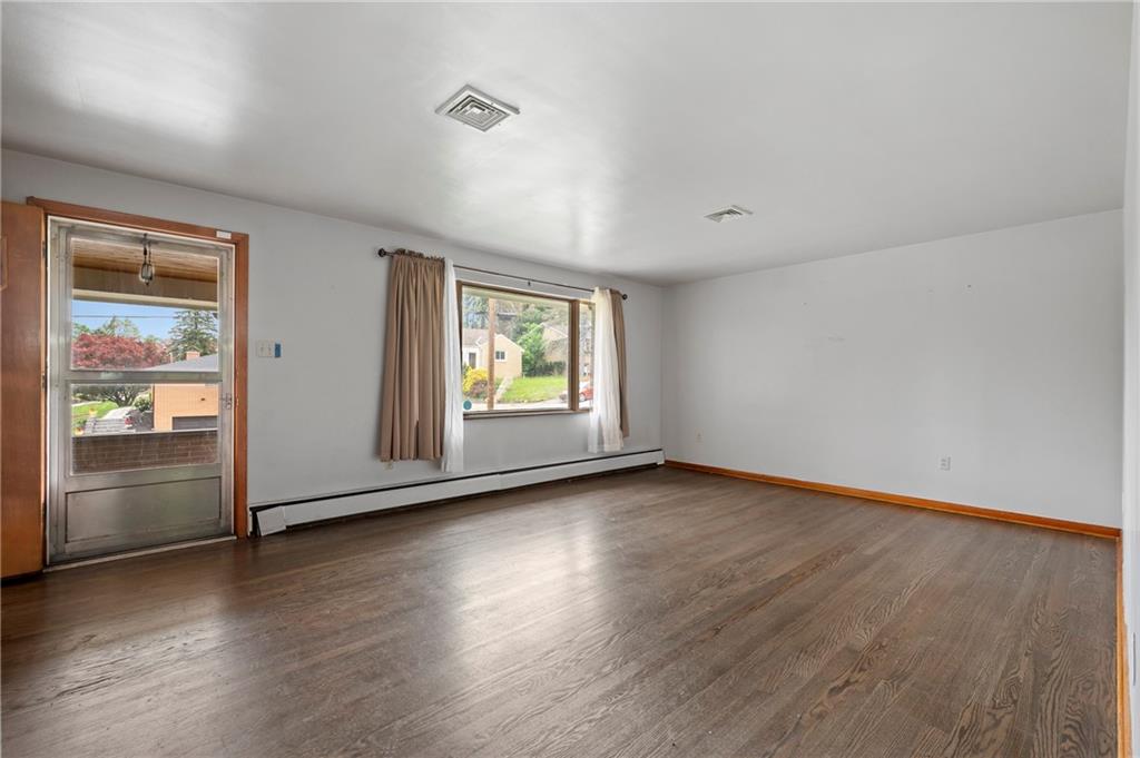 200 Erwin Place McKees Rocks, PA 15136 - Photo 4 of 31
