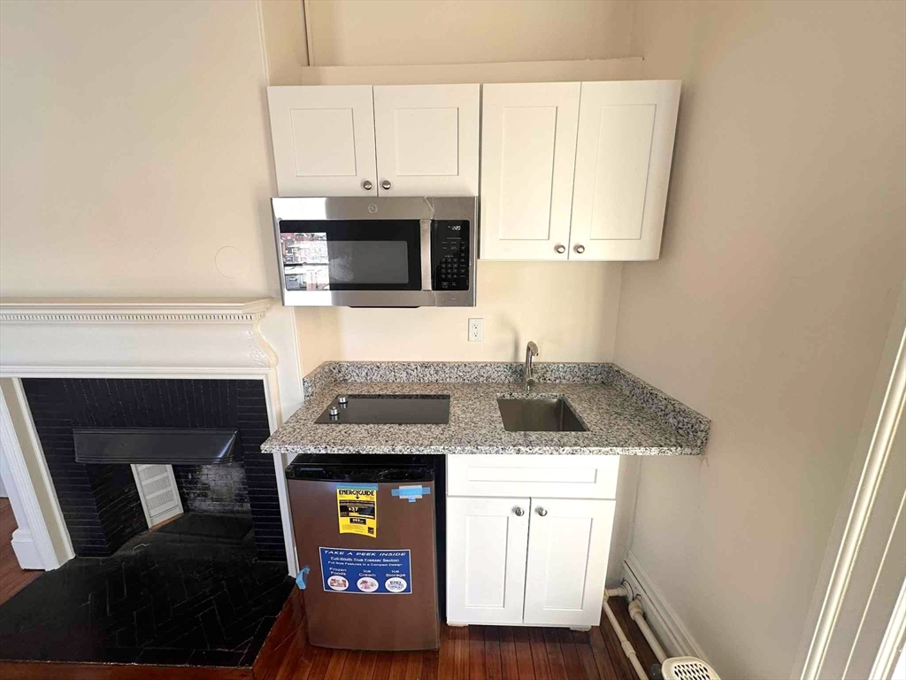 66 Beacon Street, Unit 68 Boston, MA 02108 - Photo 4 of 14