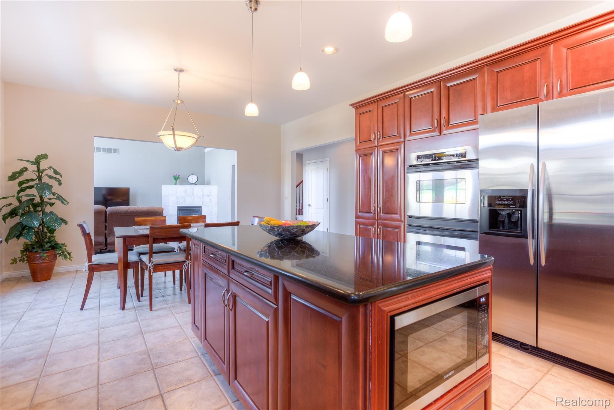 702 Panorama Drive Rochester, MI 48306 - Photo 44 of 77 702 panorama interiors (23).jpg