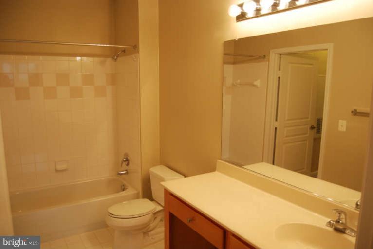 12000 Market Street, Unit 329 Reston, VA 20190 - Photo 12 of 16 Bath