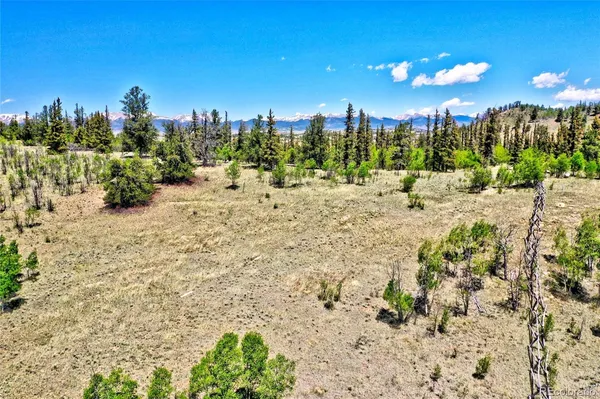a view of a houses with a yard