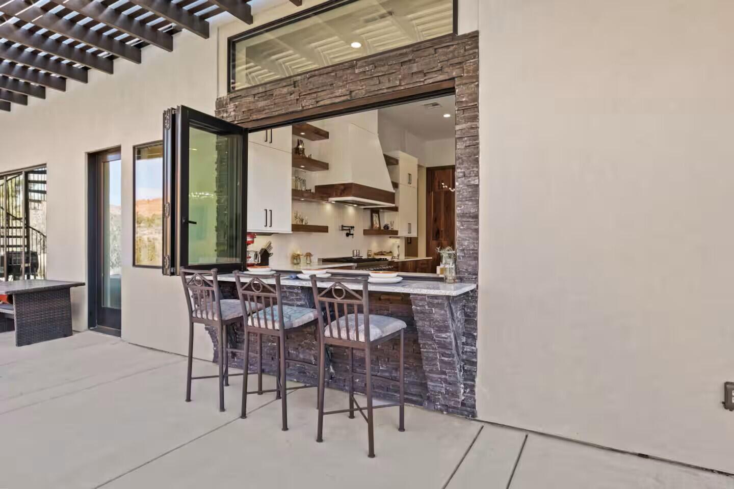 3020 Silver Reef Road Leeds, UT 84746 - Photo 20 of 25 Indoor / outdoor dining