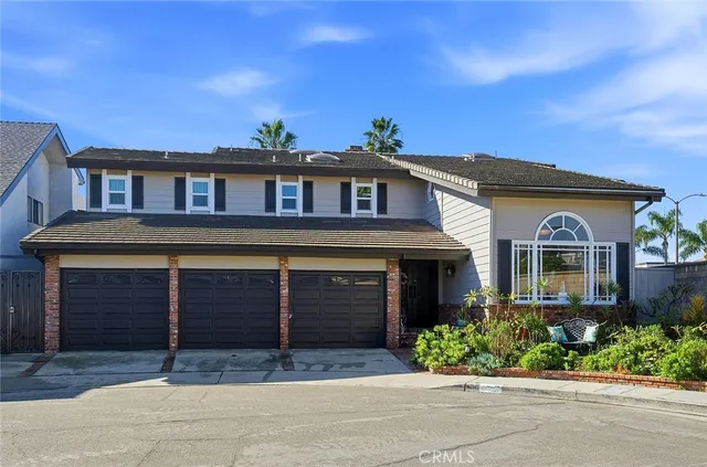 $2,590,000 | 100 Electric, Seal Beach, CA 90740