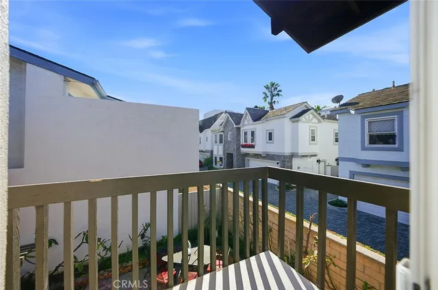 $2,590,000 | 100 Electric, Seal Beach, CA 90740