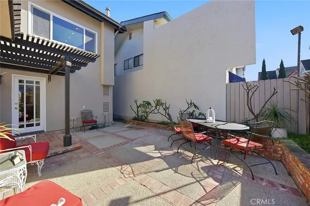 $2,590,000 | 100 Electric, Seal Beach, CA 90740