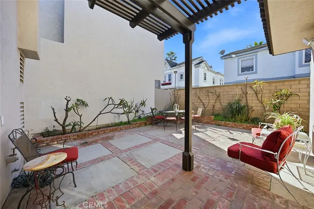 $2,590,000 | 100 Electric, Seal Beach, CA 90740