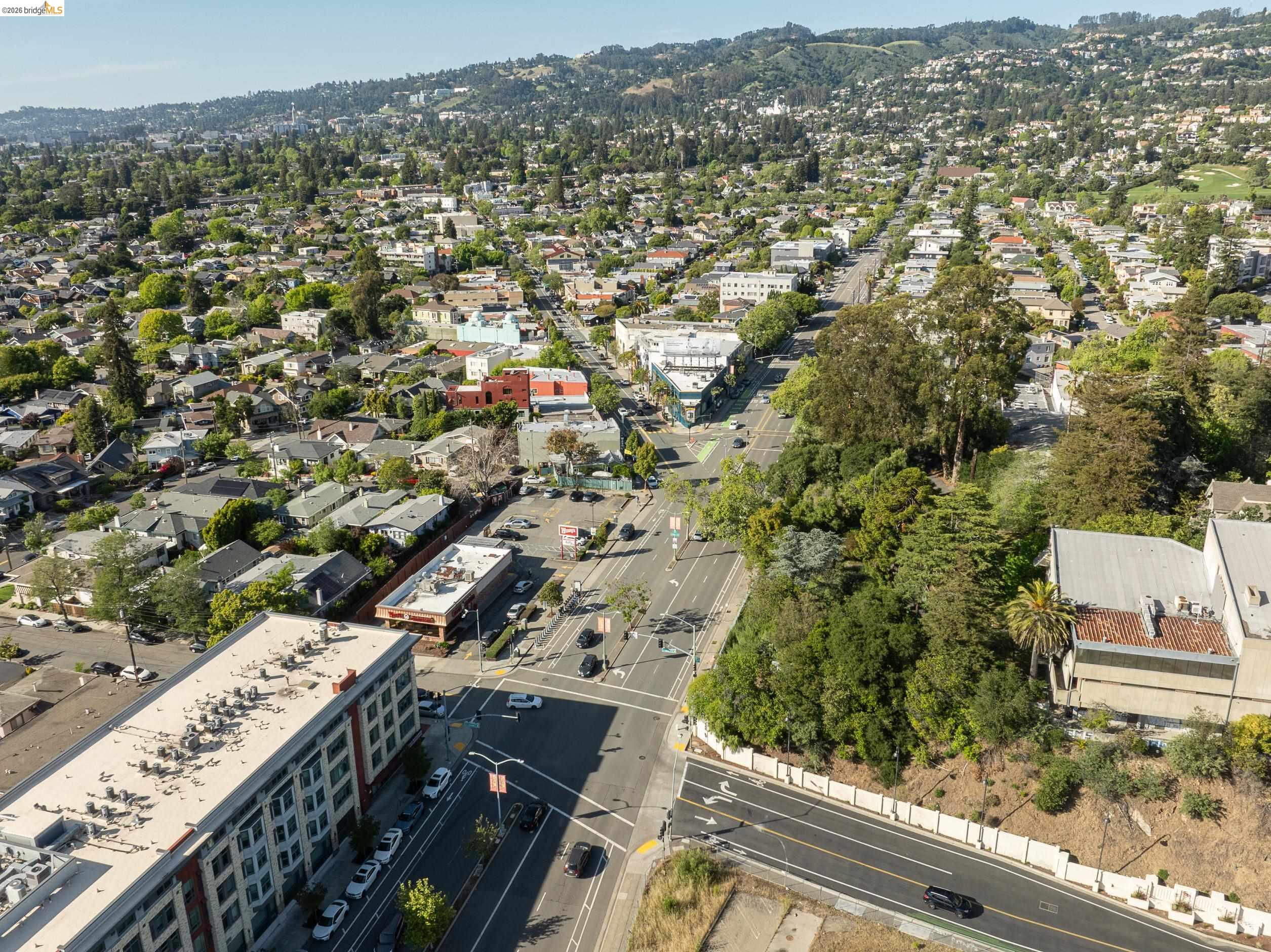 4283 Howe Street Oakland, CA 94611 - Photo 35 of 38