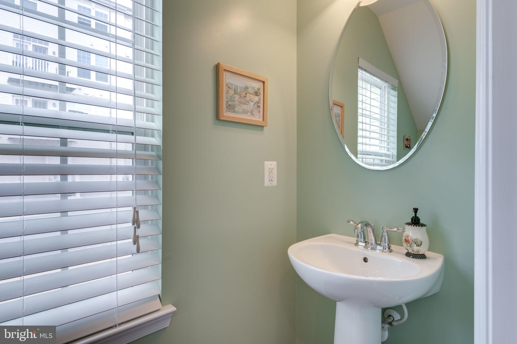 7450 Brunson Circle Gainesville, VA 20155 - Photo 14 of 39 Half bath on main level
