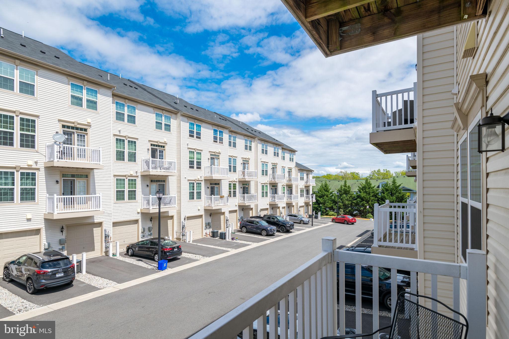 7450 Brunson Circle Gainesville, VA 20155 - Photo 33 of 39 Balcony view