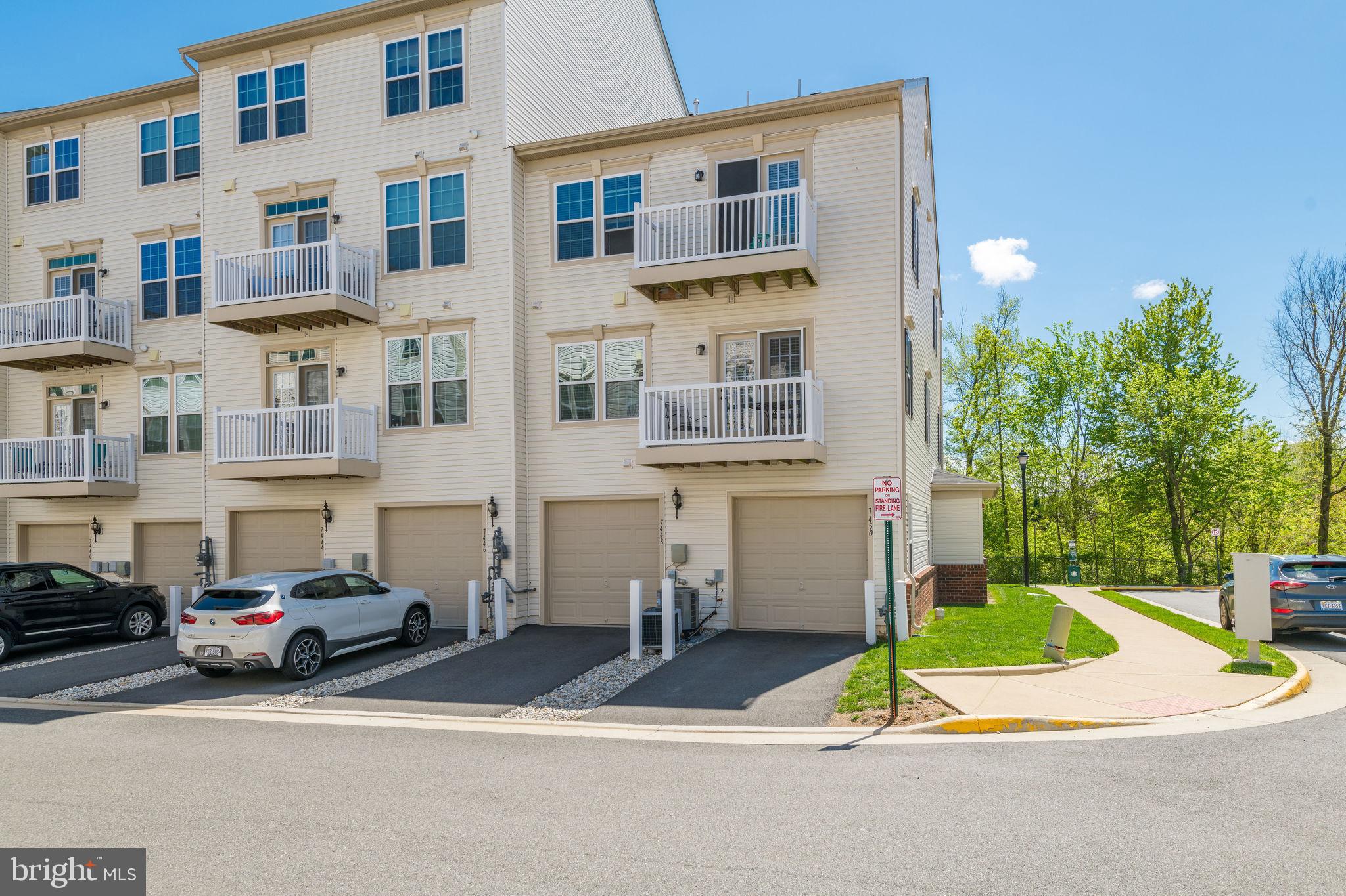 7450 Brunson Circle Gainesville, VA 20155 - Photo 36 of 39 Rear view - end unit condo