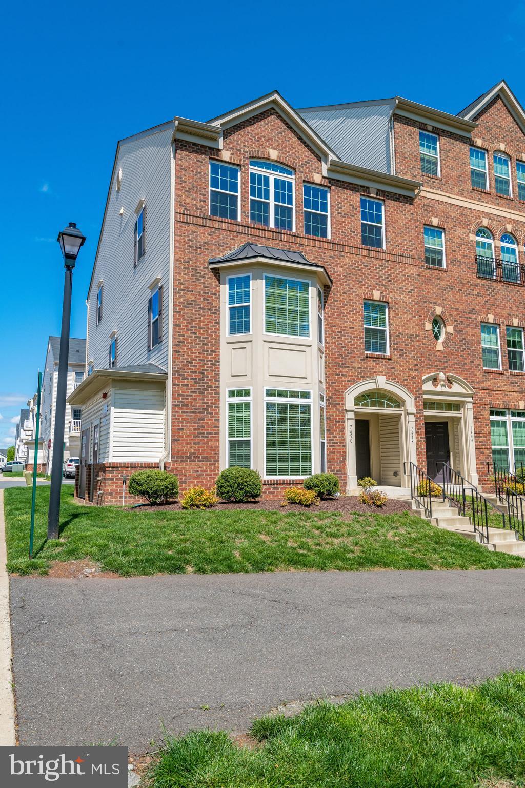 7450 Brunson Circle Gainesville, VA 20155 - Photo 39 of 39 Front view of condo