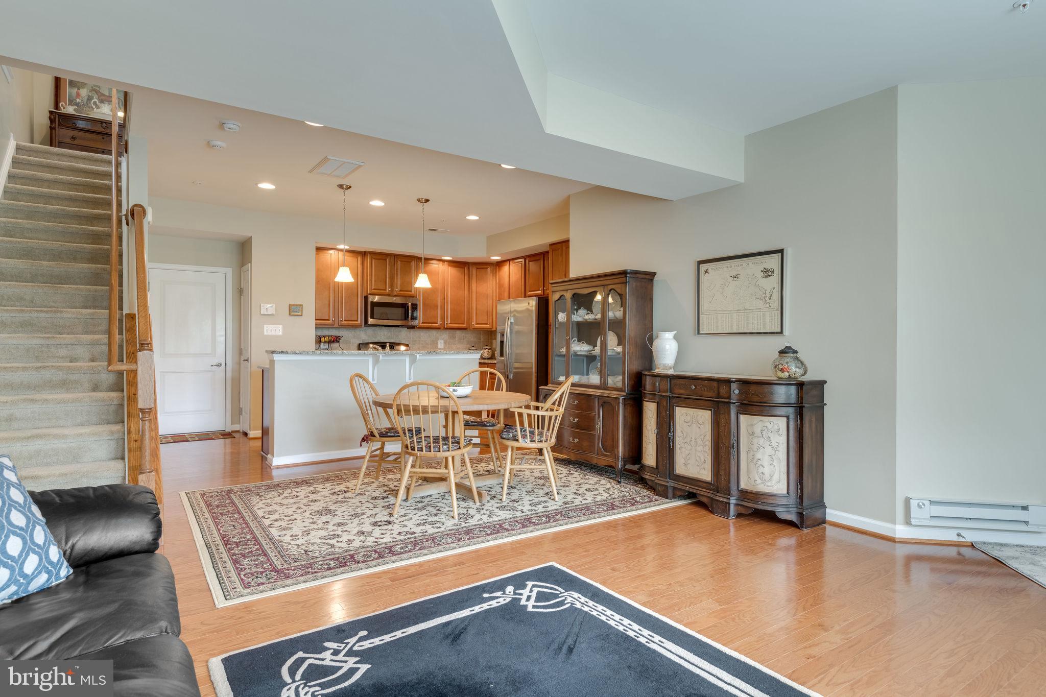 7450 Brunson Circle Gainesville, VA 20155 - Photo 6 of 39 Dining/Kitchen view