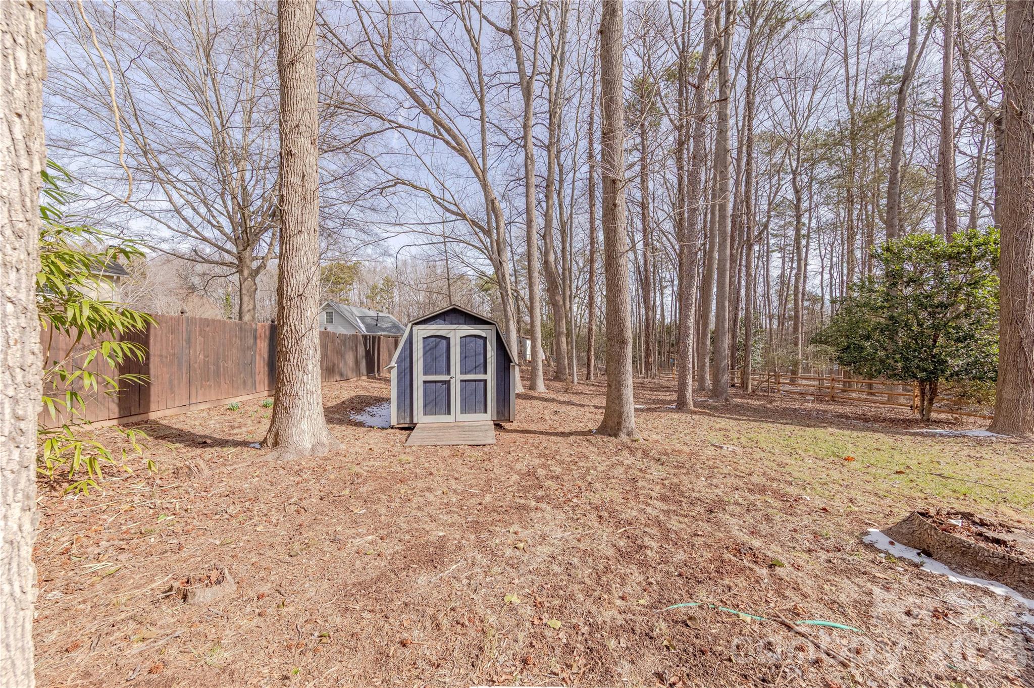 6332 Round Hill Road Charlotte, NC 28211 - Photo 27 of 30