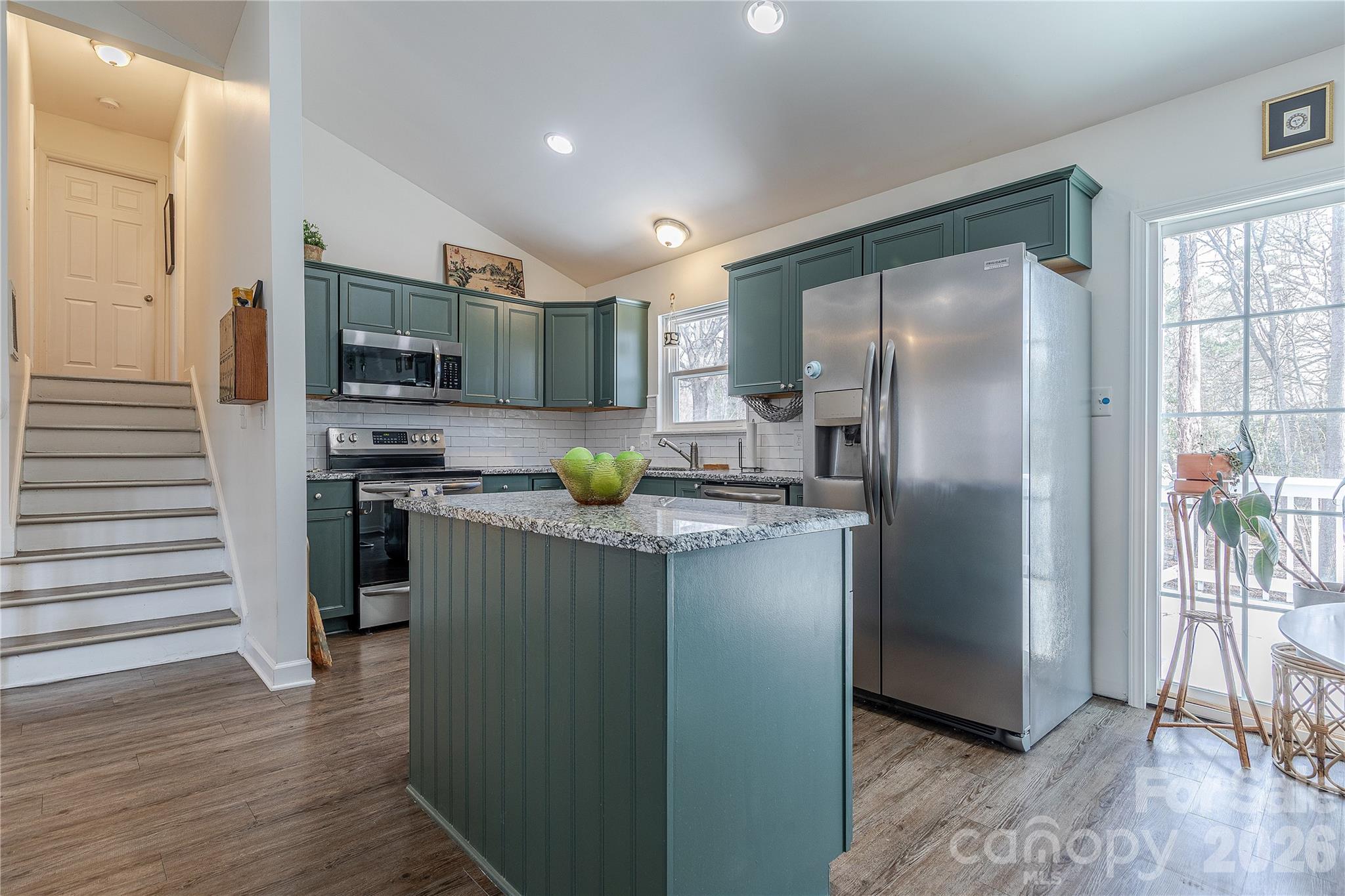 6332 Round Hill Road Charlotte, NC 28211 - Photo 7 of 30