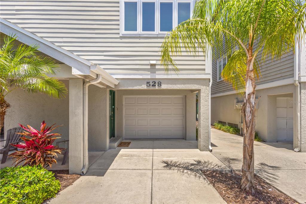 528 Forest Way Longboat Key, FL 34228 - Photo 4 of 40