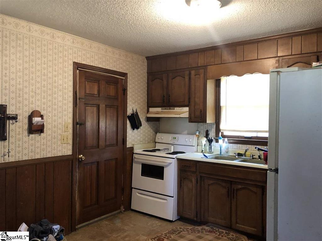 2097 John Dodd Road Wellford, SC 29385 - Photo 6 of 8