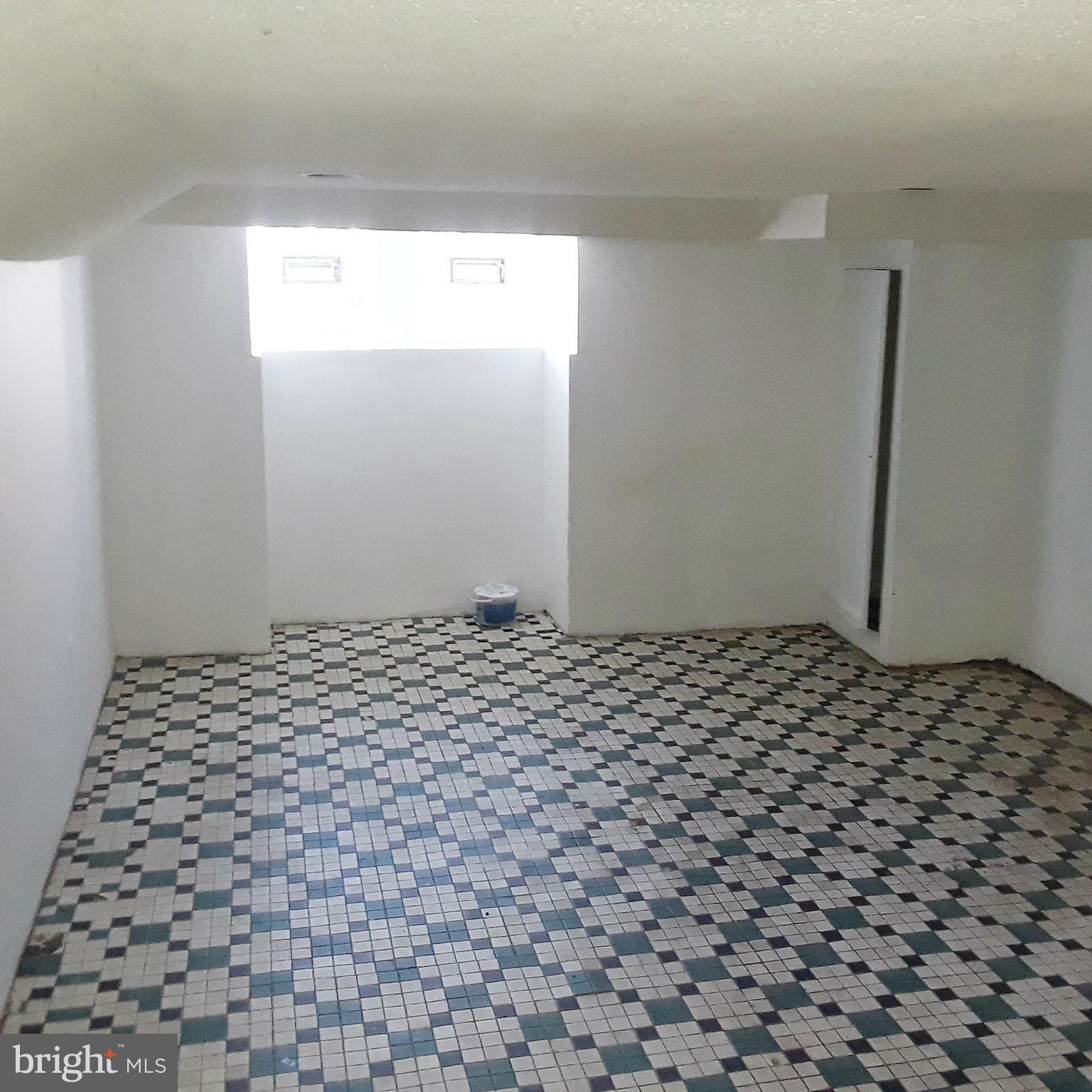 609 Appleton Street Baltimore, MD 21217 - Photo 13 of 15 Interior (General)