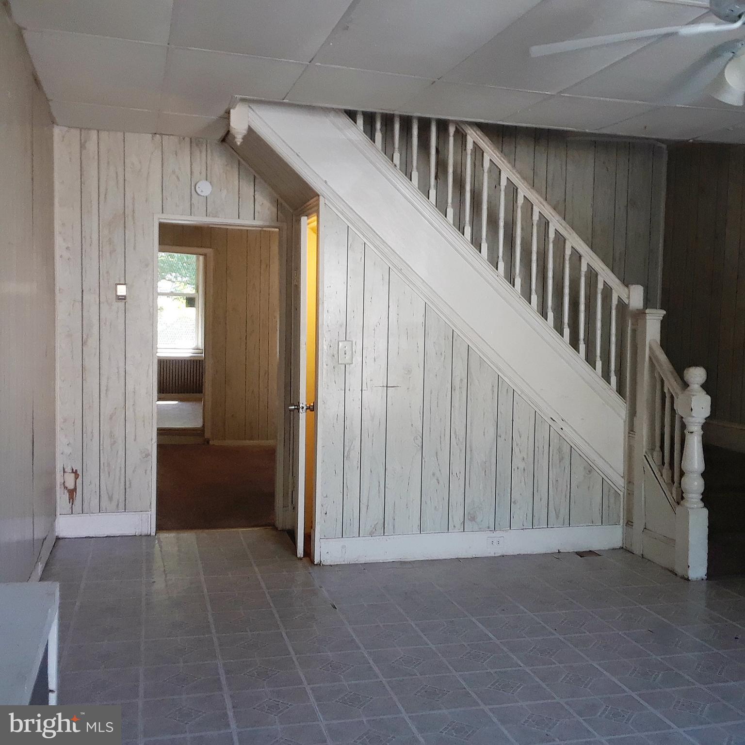 609 Appleton Street Baltimore, MD 21217 - Photo 4 of 15 Interior (General)