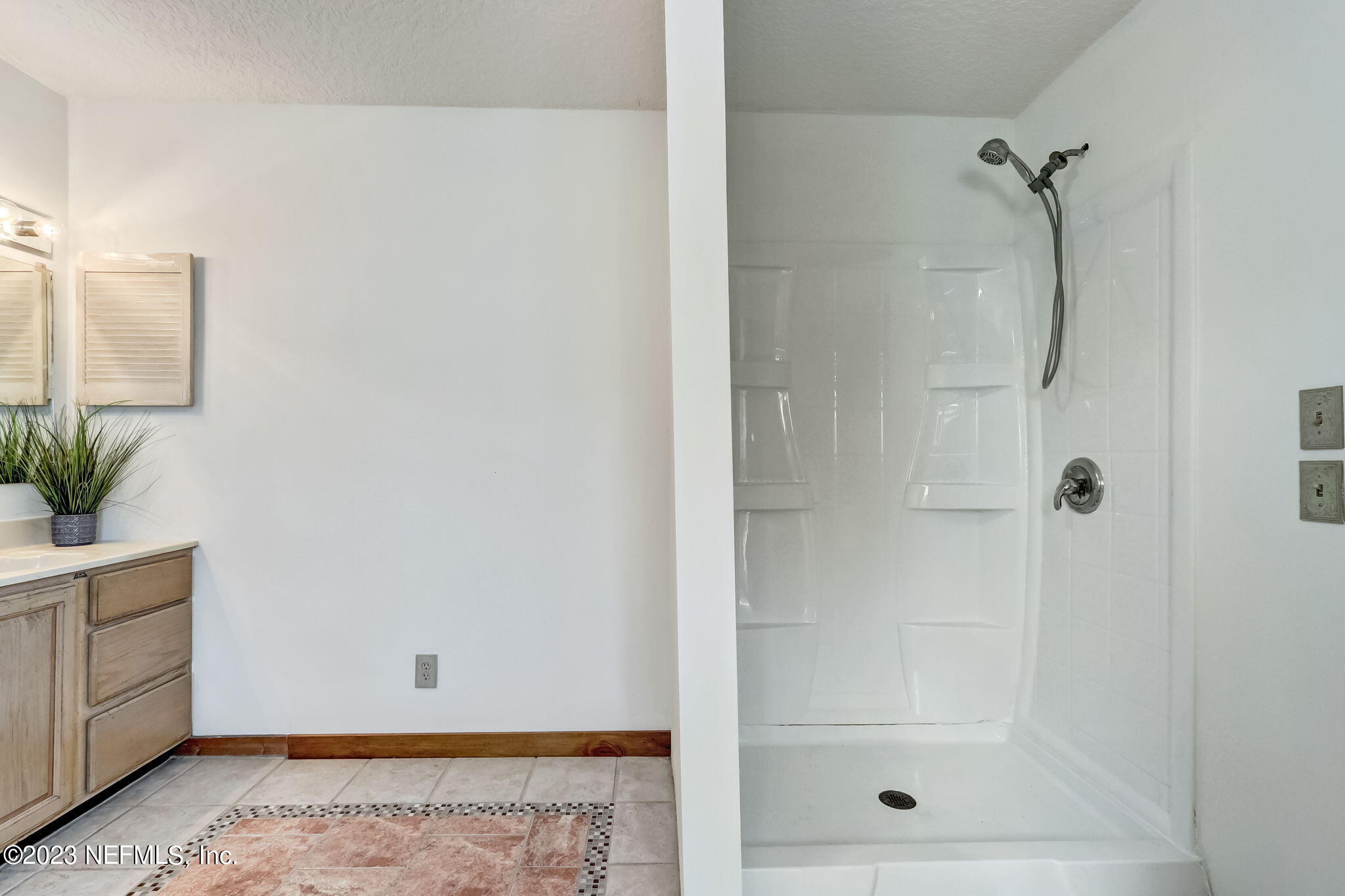 86105 Pages Dairy Road Yulee, FL 32097 - Photo 21 of 39 a bathroom with a shower
