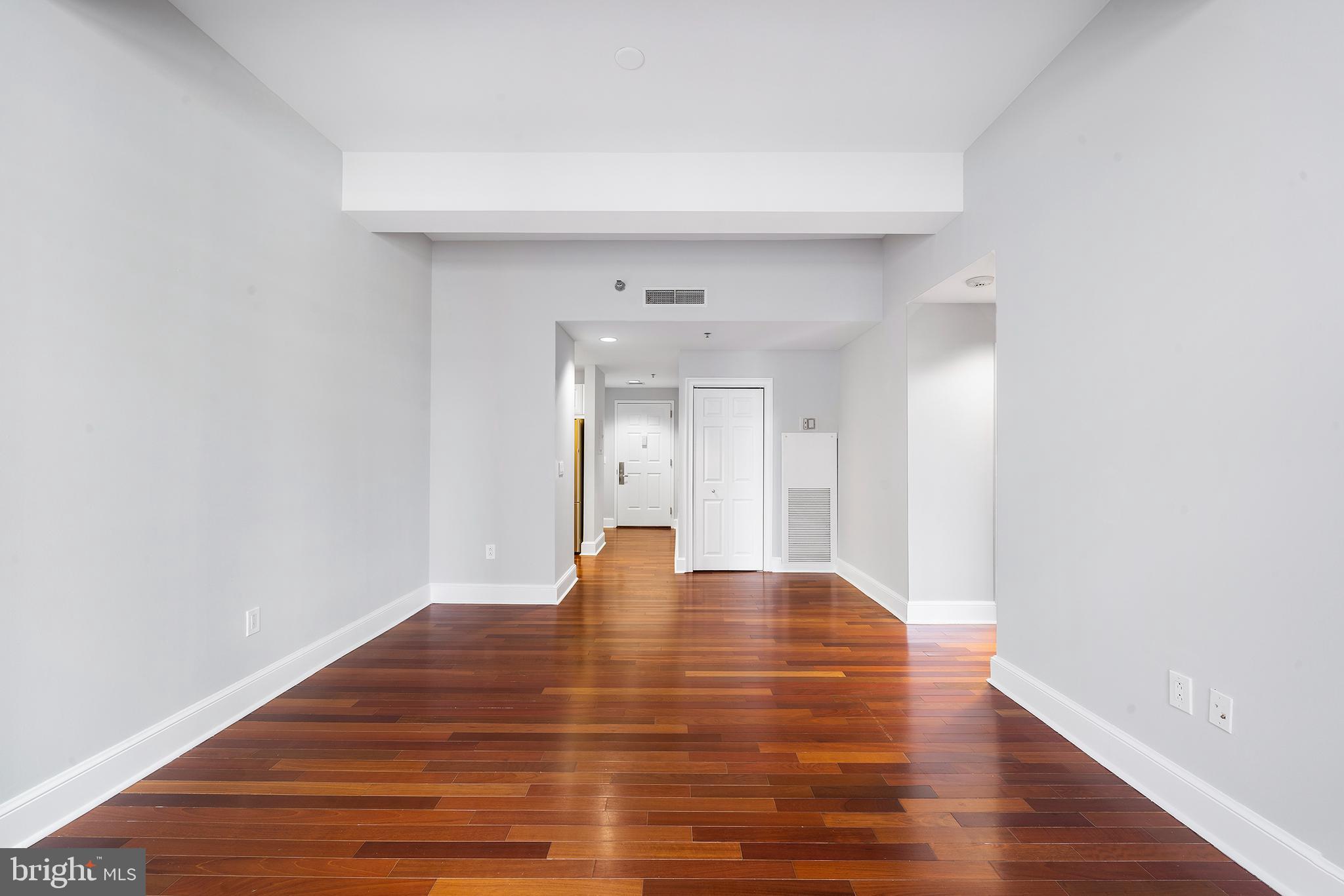 1500 Chestnut Street, Unit 18F Philadelphia, PA 19102 - Photo 2 of 26 Living area