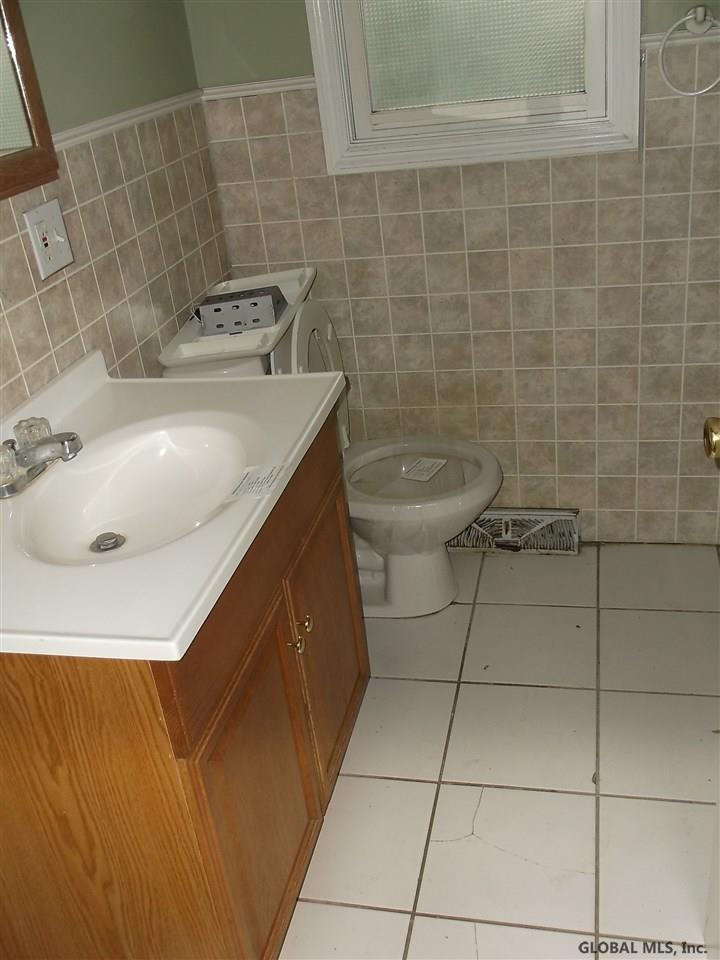 65 Lower Newtown Road Halfmoon, NY 12188 - Photo 8 of 12 Photo 8