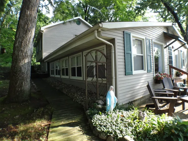 $369,900 | 5701 Head Lake Road, Hastings, MI 49058