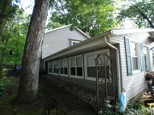 $369,900 | 5701 Head Lake Road, Hastings, MI 49058
