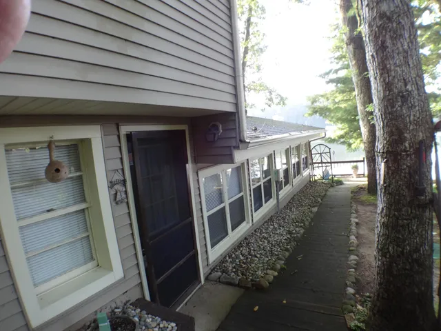 $389,900 | 5701 Head Lake Road, Hastings, MI 49058