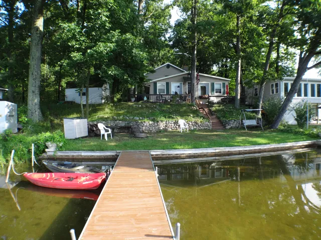 $389,900 | 5701 Head Lake Road, Hastings, MI 49058