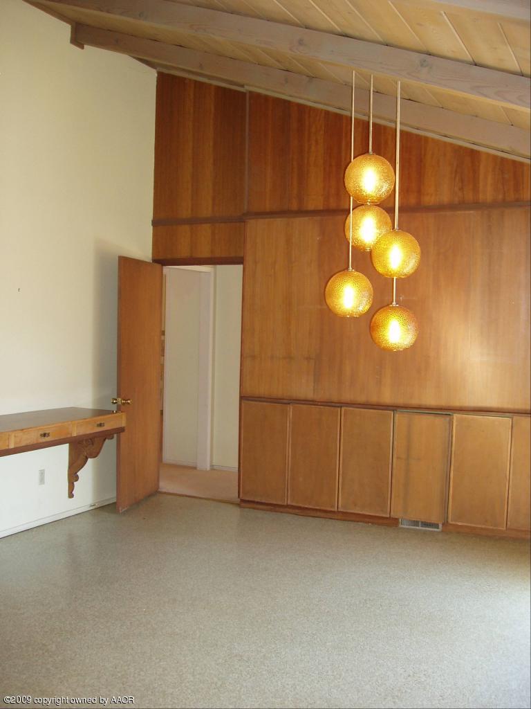 7114 Jameson Road Amarillo, TX 79106 - Photo 5 of 13 a view of a room