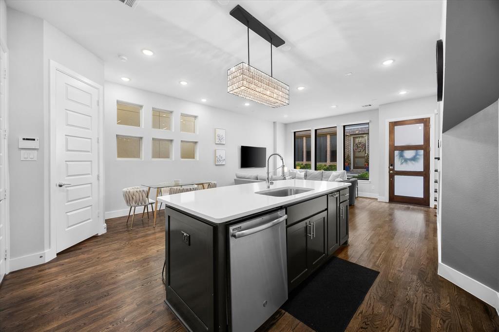 8220 Callimont Lane Dallas, TX 75231 - Photo 12 of 34