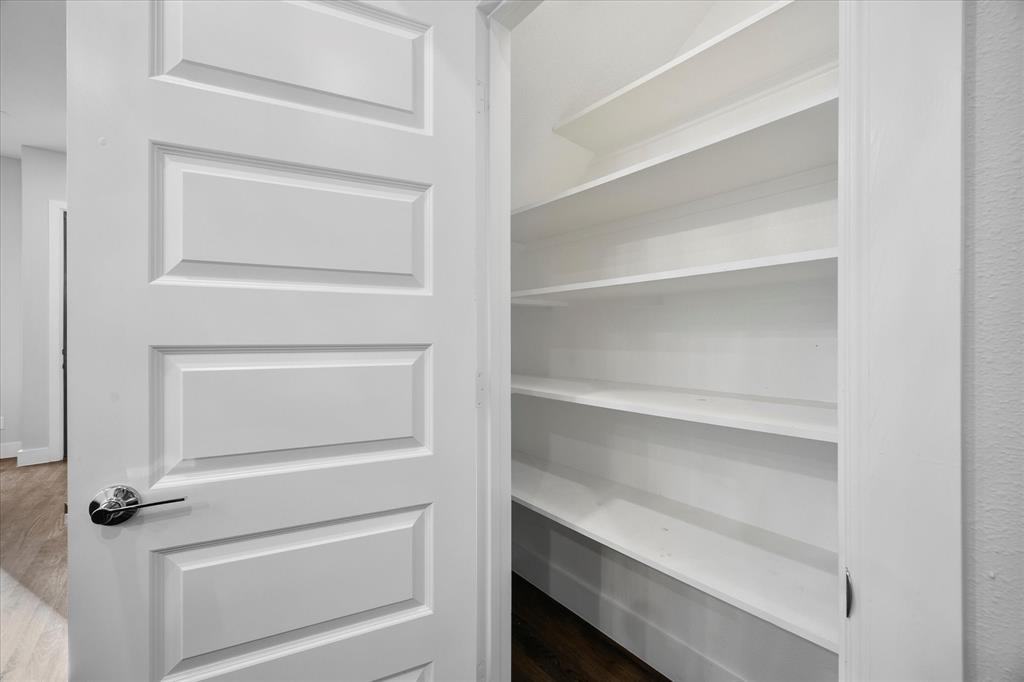 8220 Callimont Lane Dallas, TX 75231 - Photo 15 of 34