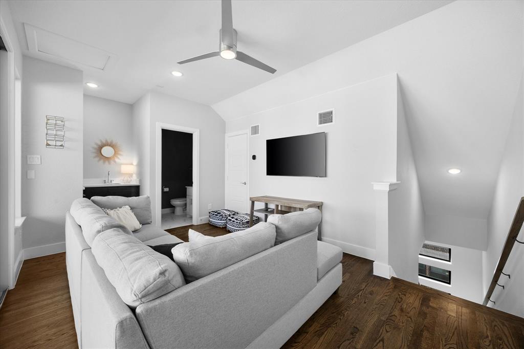 8220 Callimont Lane Dallas, TX 75231 - Photo 32 of 34