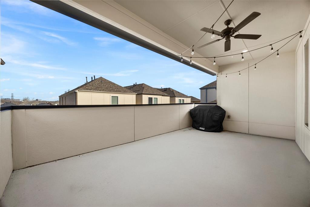 8220 Callimont Lane Dallas, TX 75231 - Photo 7 of 34