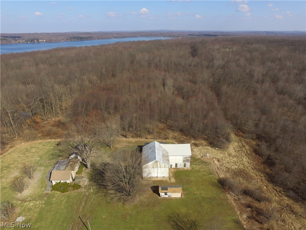 12676 Main Market Road Burton, OH 44021 - Photo 8 of 24