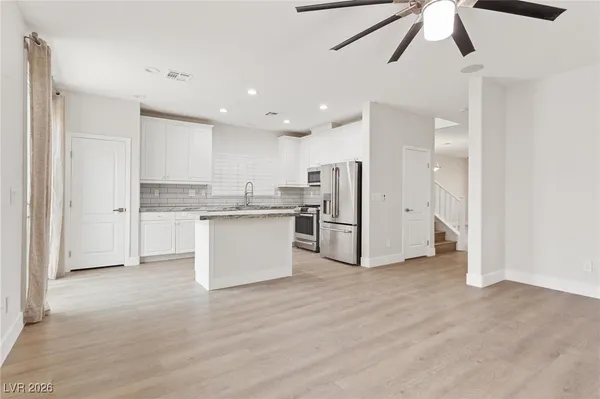 $2,500 | 802 Warwick Castle Drive, Las Vegas, NV 89178