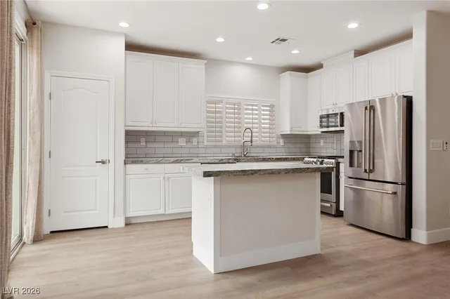 $2,700 | 802 Warwick Castle Drive, Las Vegas, NV 89178