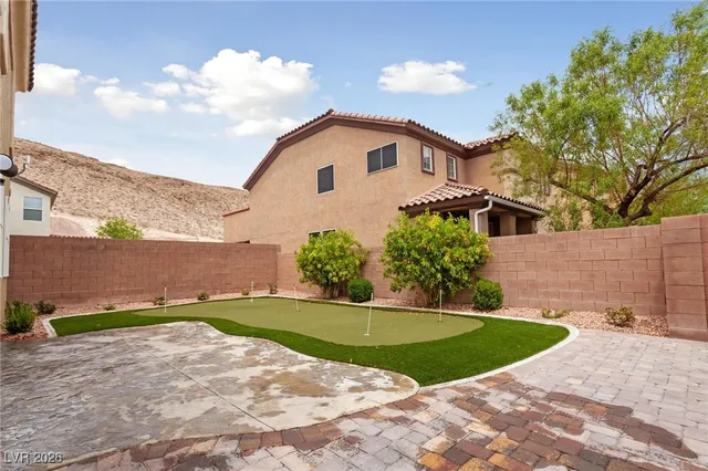 $2,700 | 802 Warwick Castle Drive, Las Vegas, NV 89178