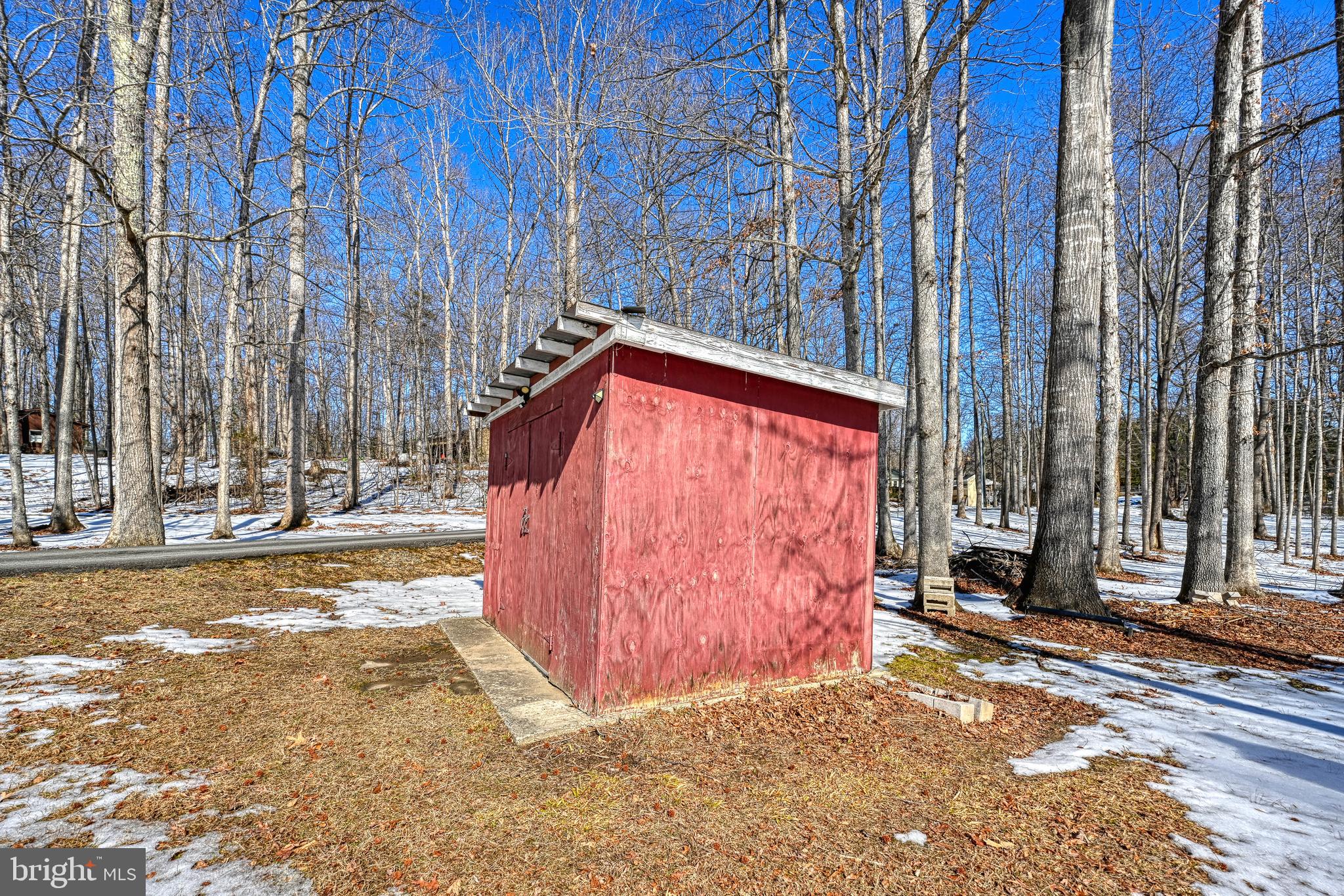 441 Hartwood Road Fredericksburg, VA 22406 - Photo 44 of 58 a view of a backyard with a house