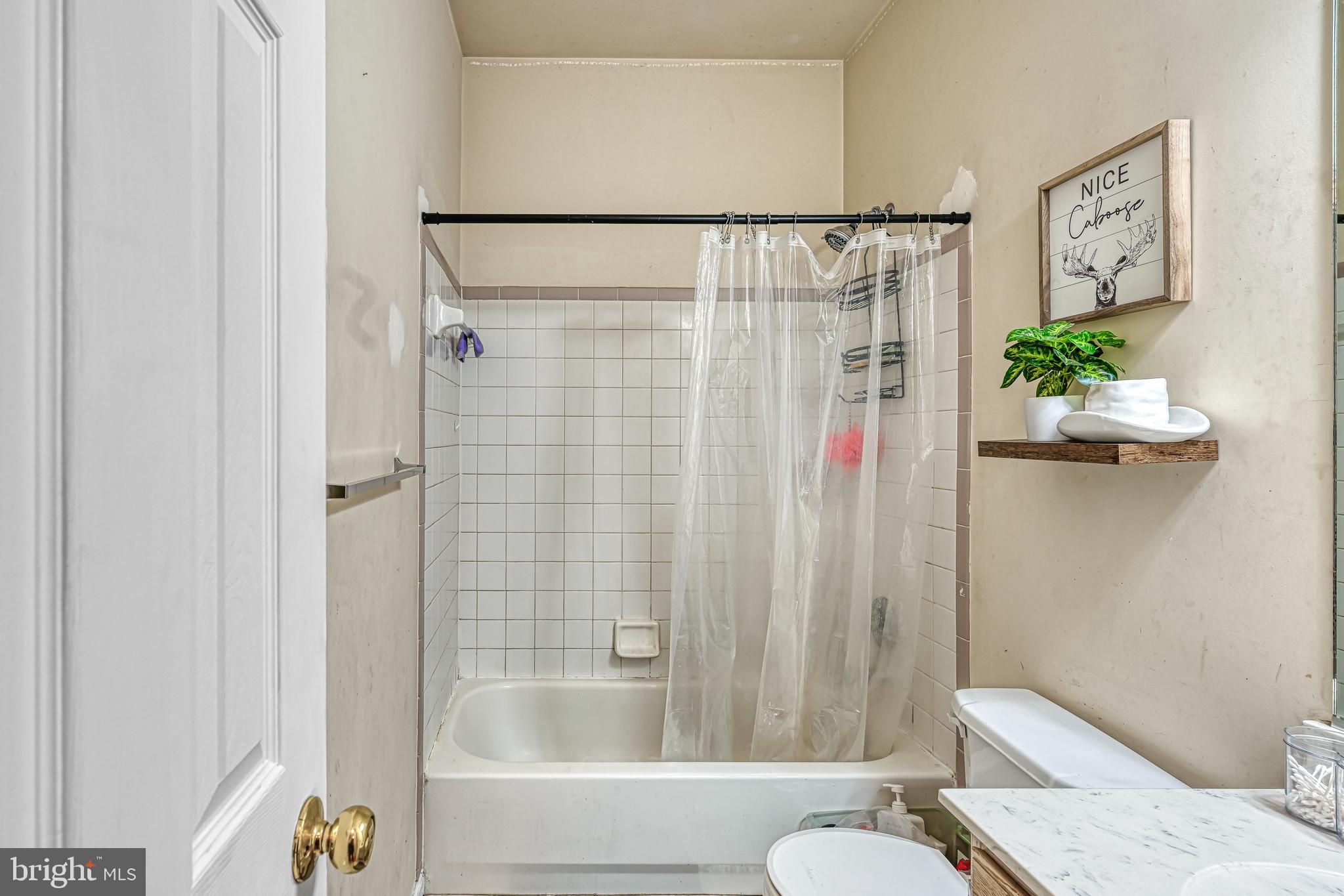 441 Hartwood Road Fredericksburg, VA 22406 - Photo 8 of 58 a bathroom with a bathtub and shower